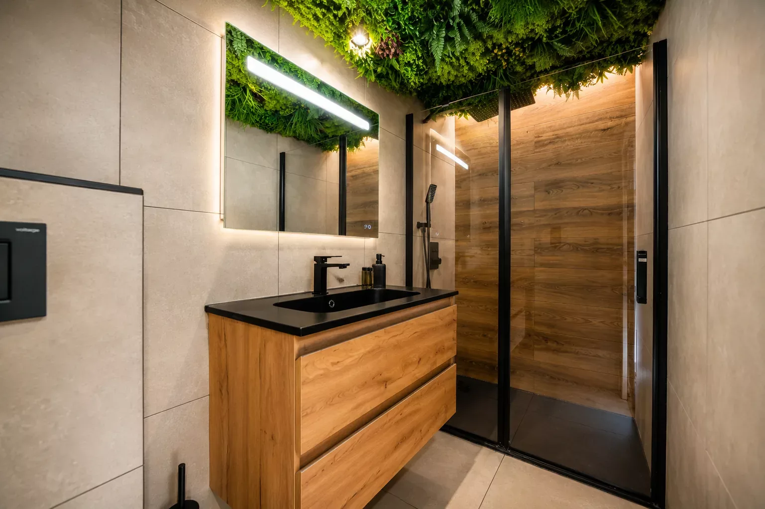 Salle de bain rénovée par RC Patrimoine : douche à l'italienne et finitions soignées